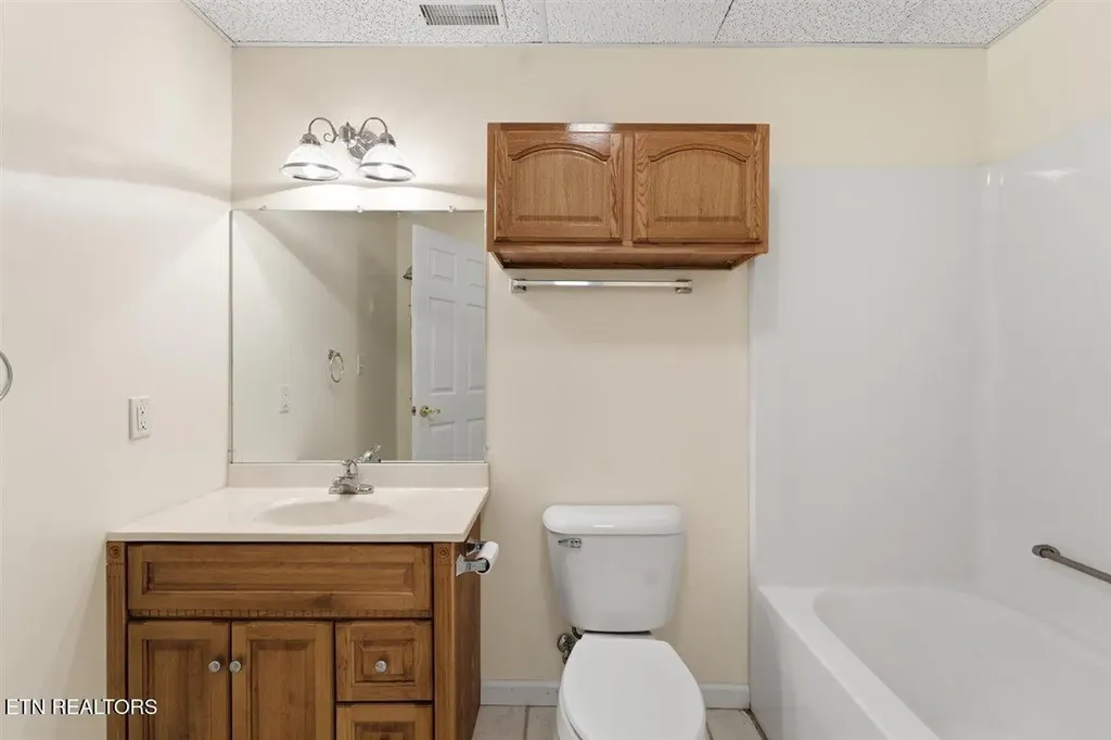111 Kawatuska Way Loudon TN 37774
