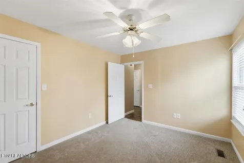 111 Kawatuska Way Loudon TN 37774