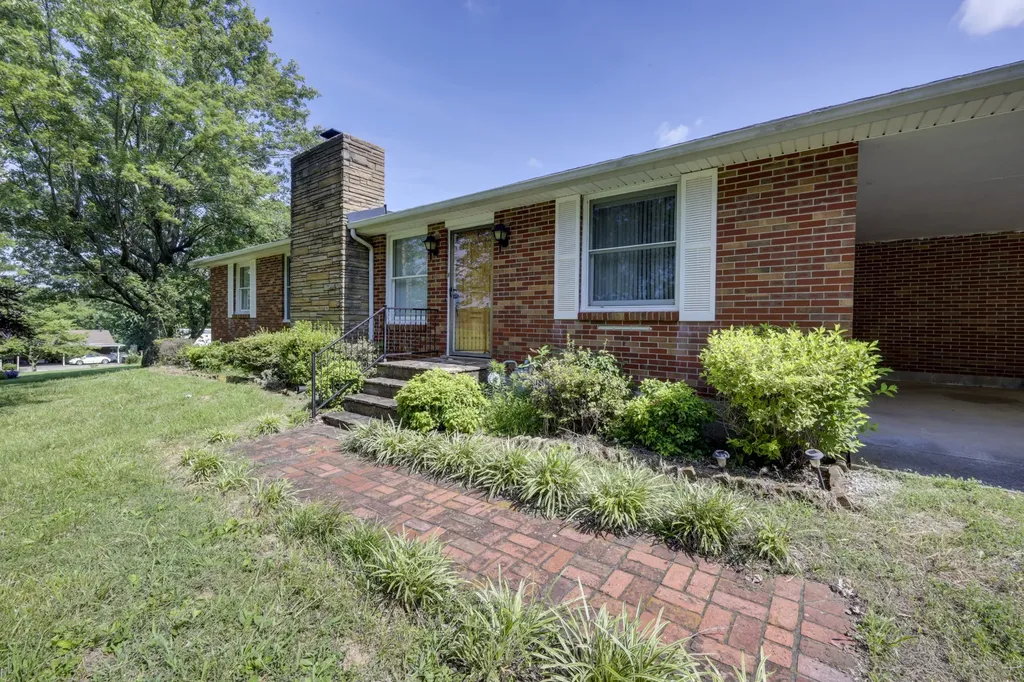 13210 Betts Road Greenbrier TN 37073