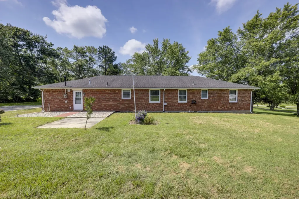 13210 Betts Road Greenbrier TN 37073