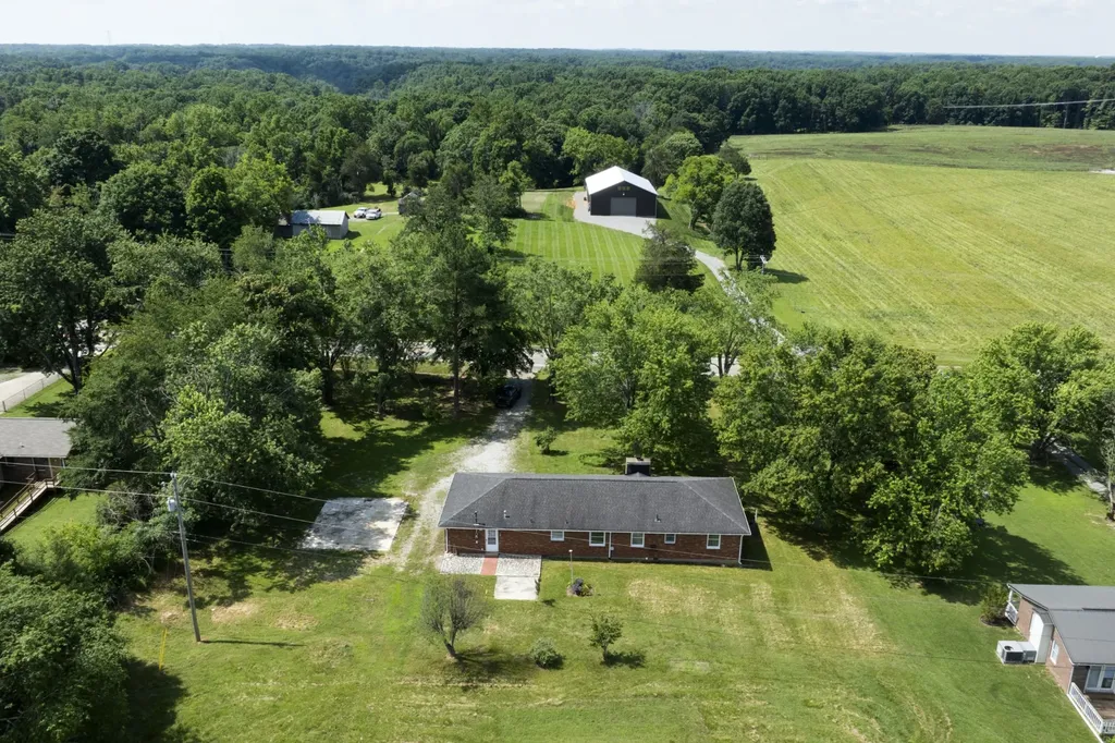 13210 Betts Road Greenbrier TN 37073