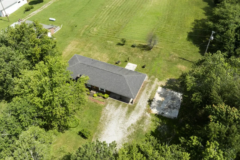 13210 Betts Road Greenbrier TN 37073