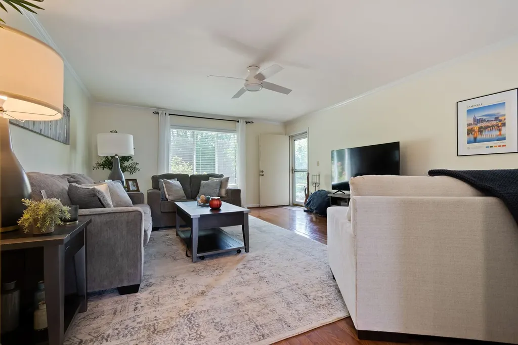 4487 Post Place Nashville TN 37205