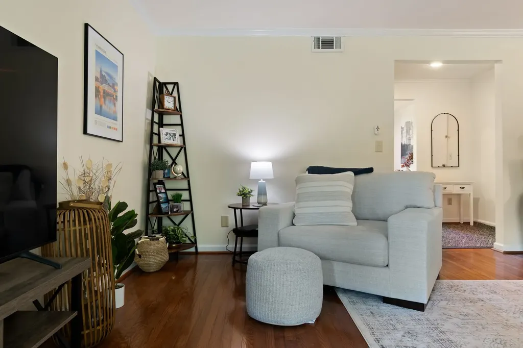 4487 Post Place Nashville TN 37205