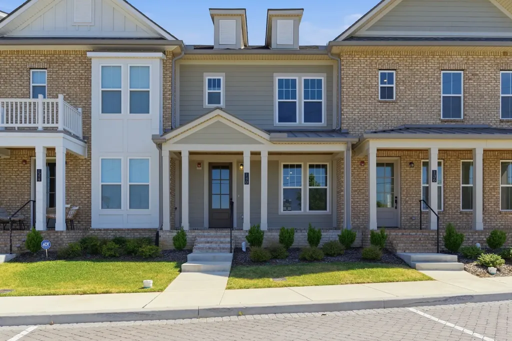 140 Nearwater Place Hendersonville TN 37075