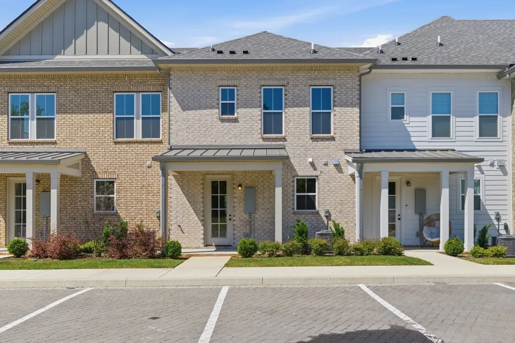 140 Nearwater Place Hendersonville TN 37075