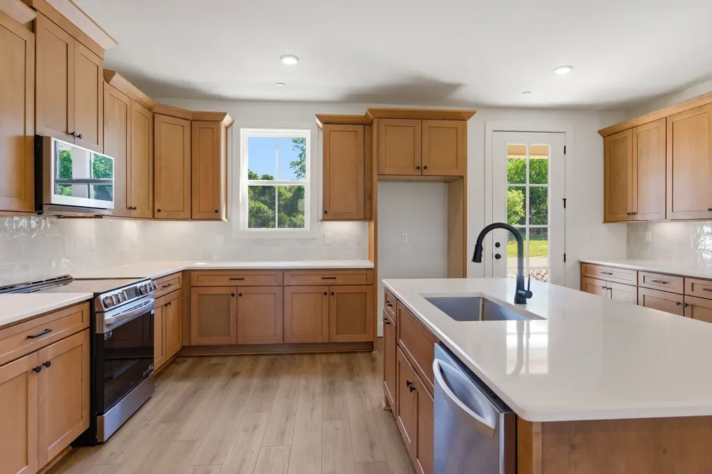 140 Nearwater Place Hendersonville TN 37075