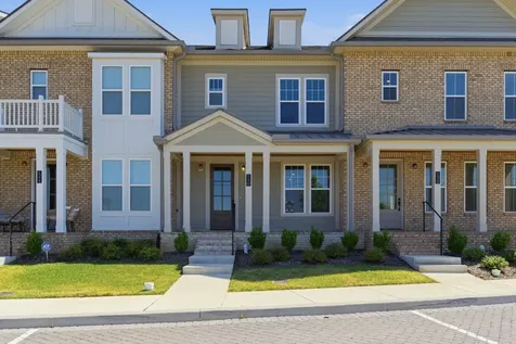 140 Nearwater Place Hendersonville TN 37075