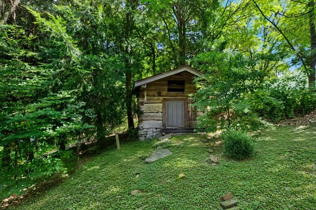 200 Holmes Creek Road Smithville TN 37166
