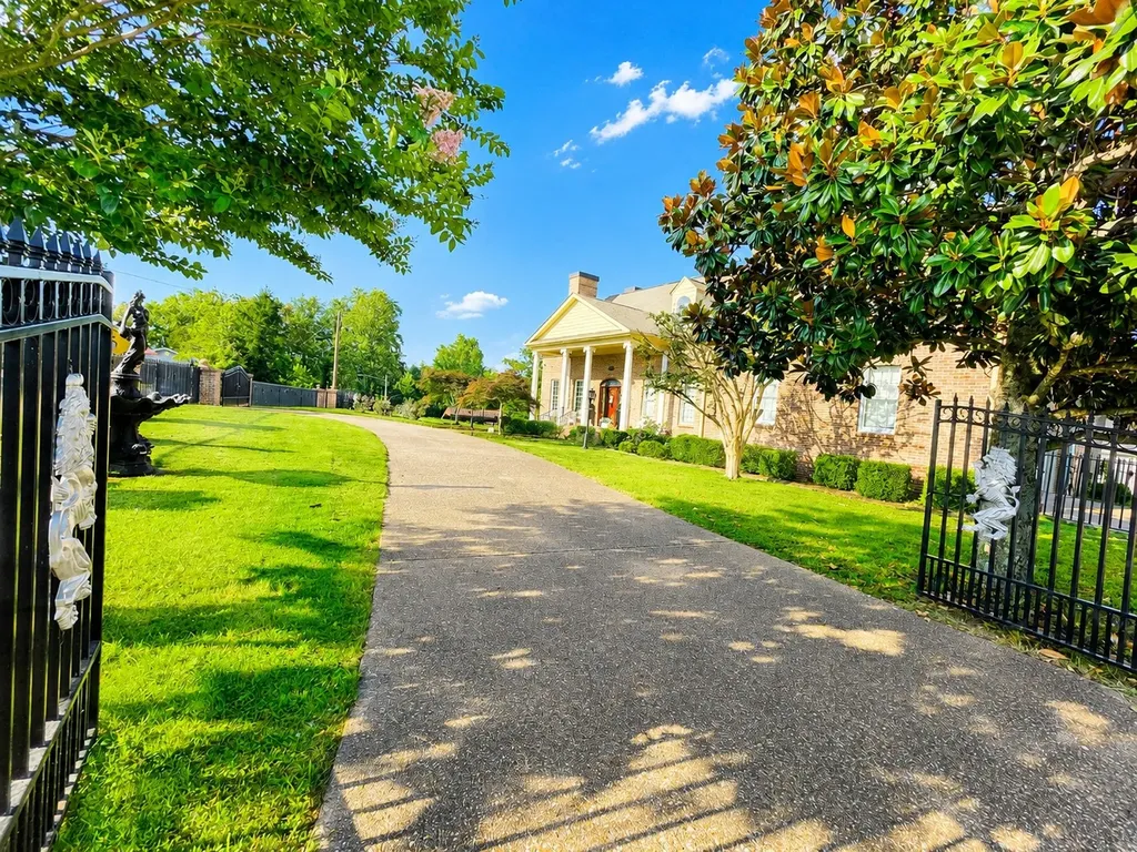 200 Holmes Creek Road Smithville TN 37166