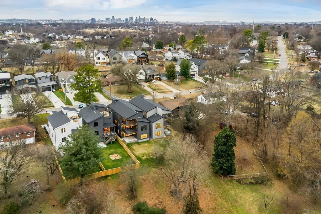 2505 Barclay Drive Nashville TN 37206