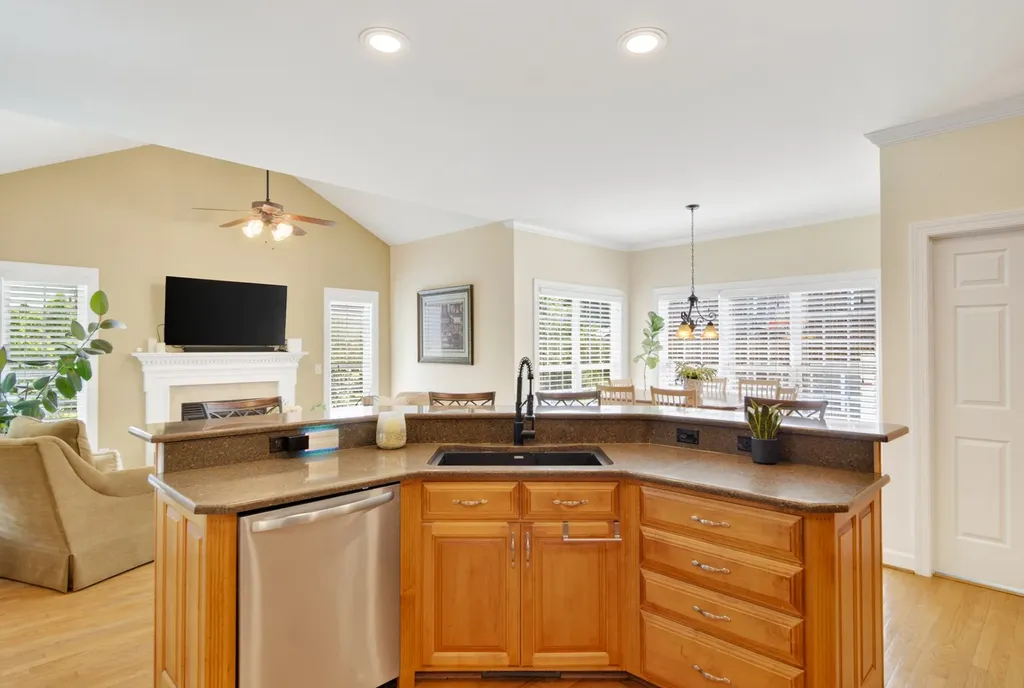 105 Beacon Light Cove Hendersonville TN 37075
