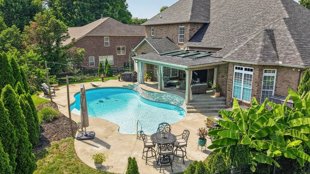 105 Beacon Light Cove Hendersonville TN 37075