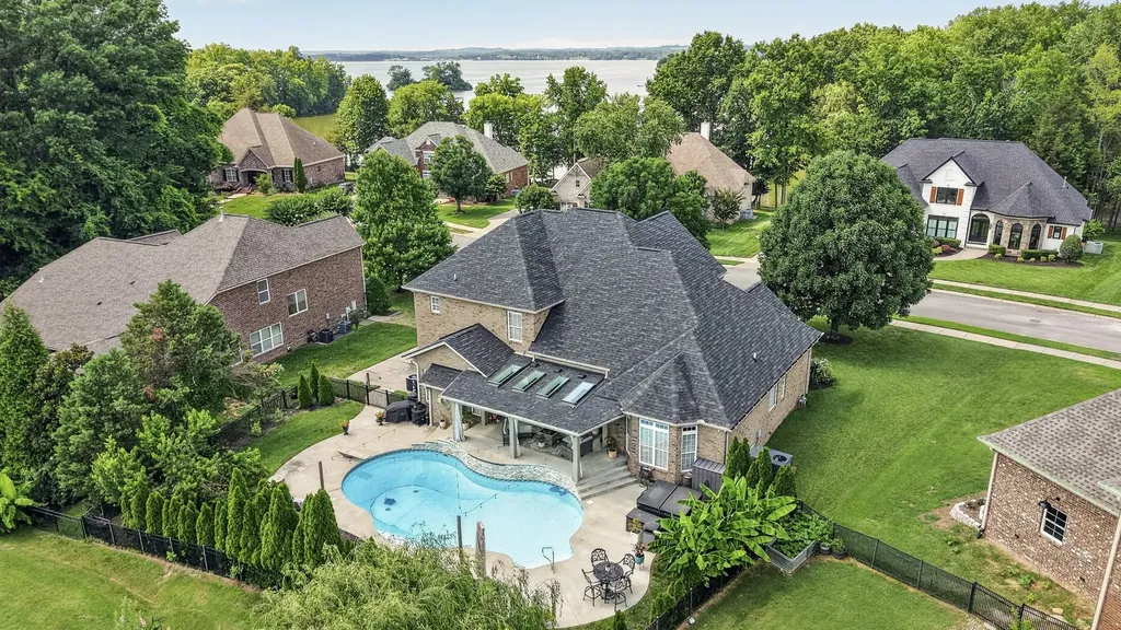 105 Beacon Light Cove Hendersonville TN 37075