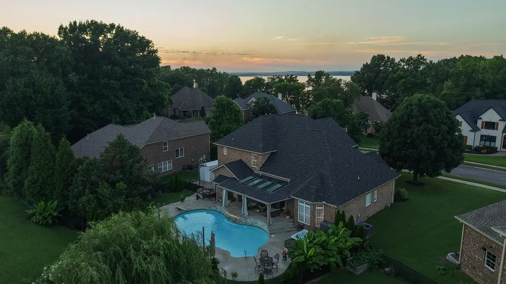 105 Beacon Light Cove Hendersonville TN 37075