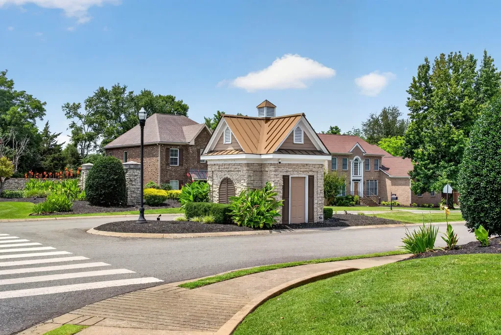 105 Beacon Light Cove Hendersonville TN 37075