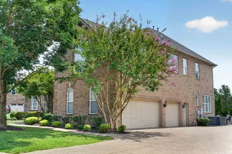 105 Beacon Light Cove Hendersonville TN 37075