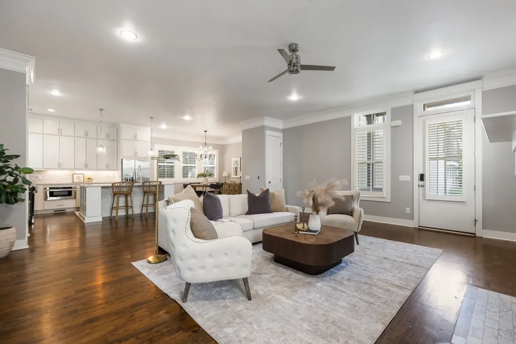 908B Gale Lane Nashville TN 37204