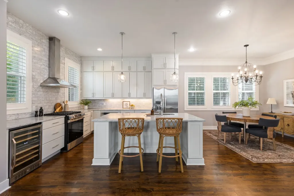 908B Gale Lane Nashville TN 37204