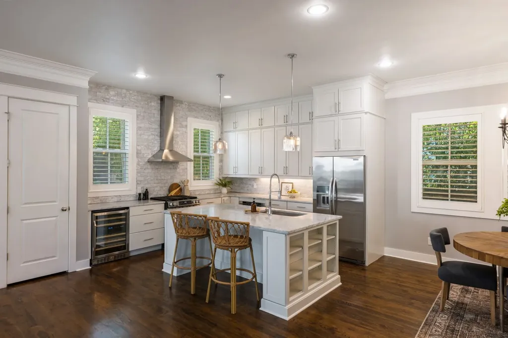 908B Gale Lane Nashville TN 37204
