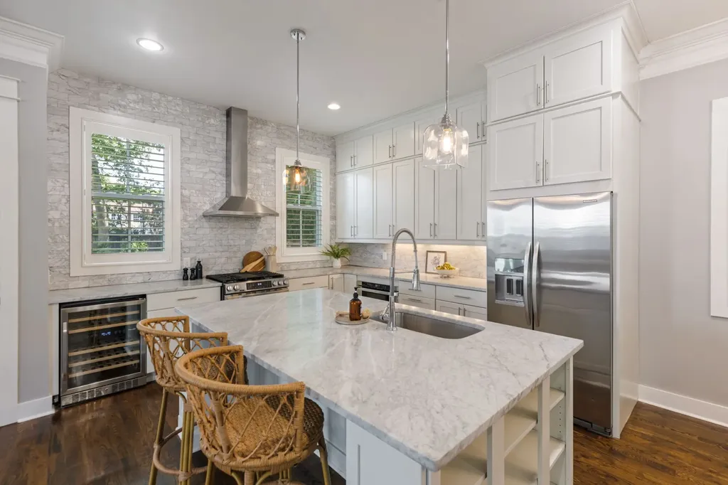 908B Gale Lane Nashville TN 37204