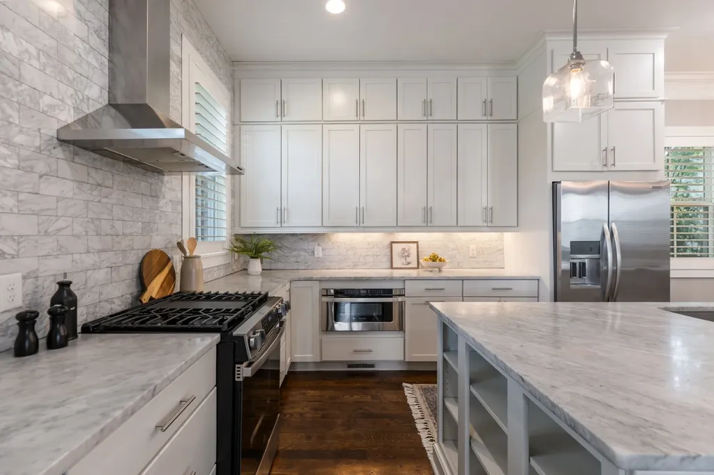 908B Gale Lane Nashville TN 37204