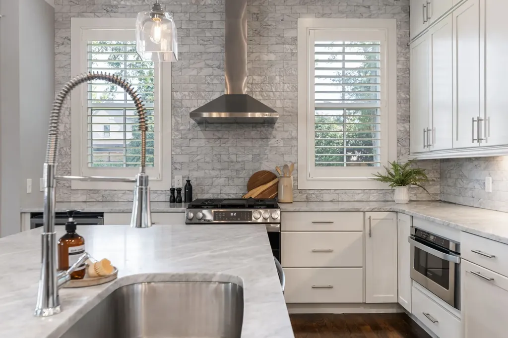 908B Gale Lane Nashville TN 37204
