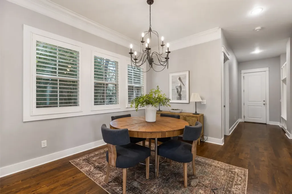 908B Gale Lane Nashville TN 37204