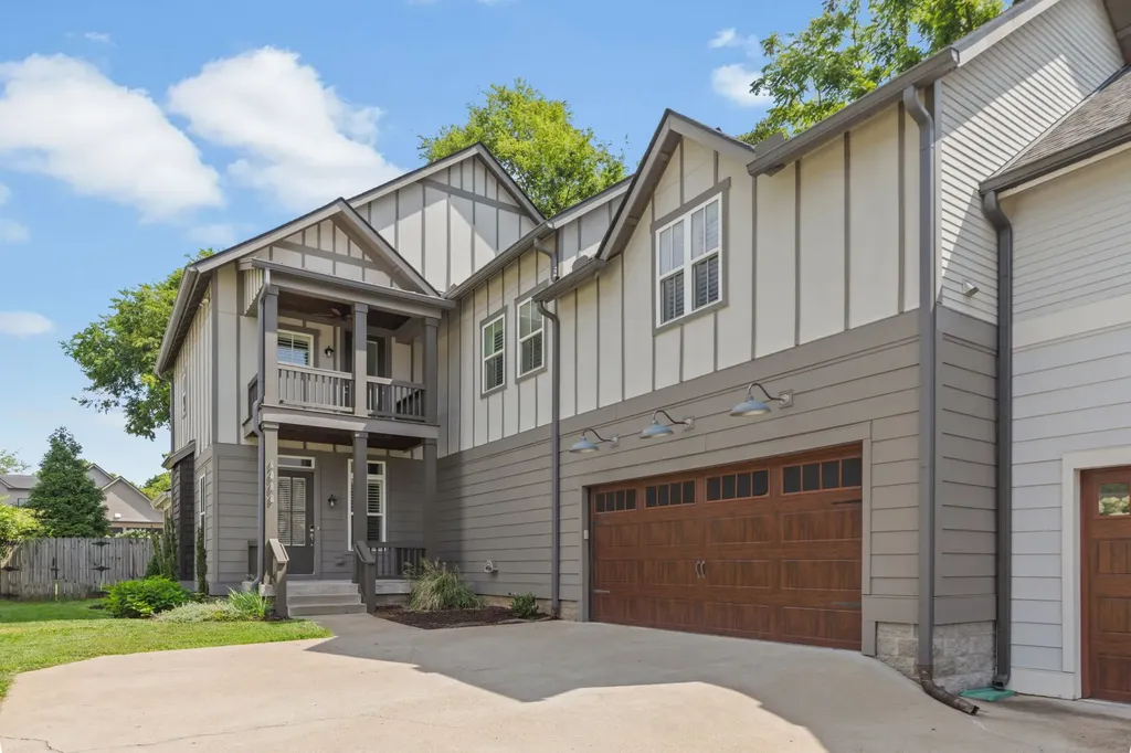 908B Gale Lane Nashville TN 37204