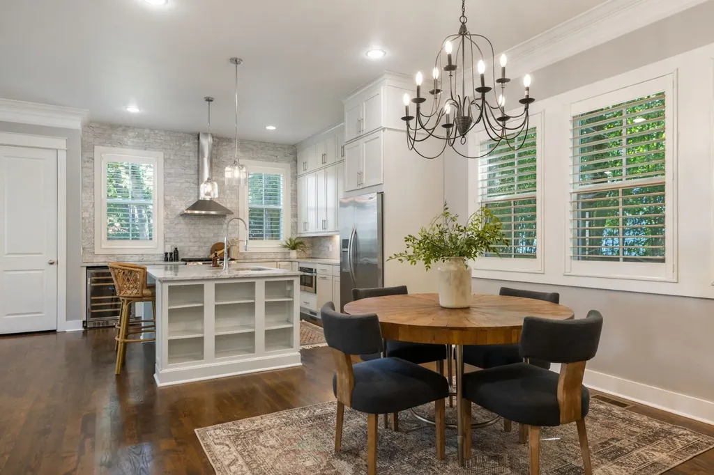 908B Gale Lane Nashville TN 37204
