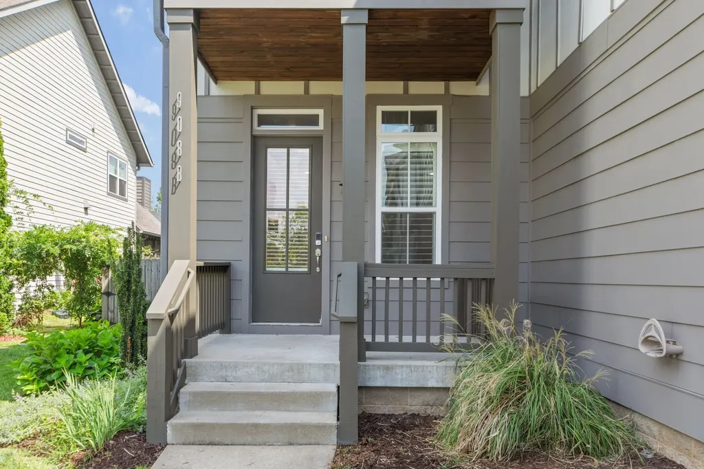 908B Gale Lane Nashville TN 37204