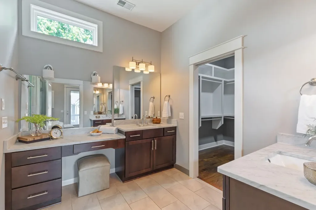 908B Gale Lane Nashville TN 37204
