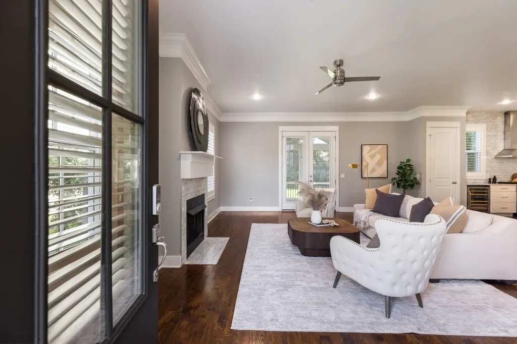908B Gale Lane Nashville TN 37204