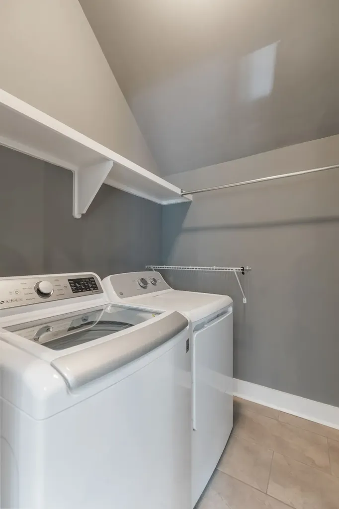 908B Gale Lane Nashville TN 37204