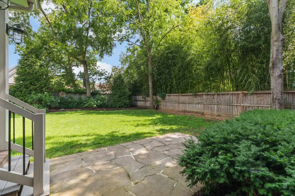 908B Gale Lane Nashville TN 37204