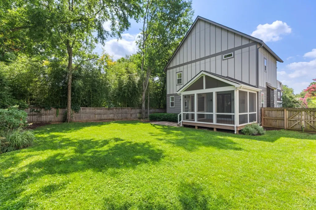 908B Gale Lane Nashville TN 37204