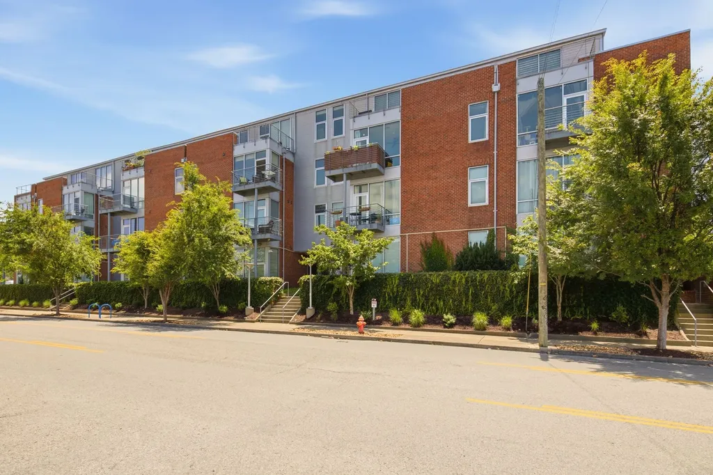 926 Woodland Street Nashville TN 37206