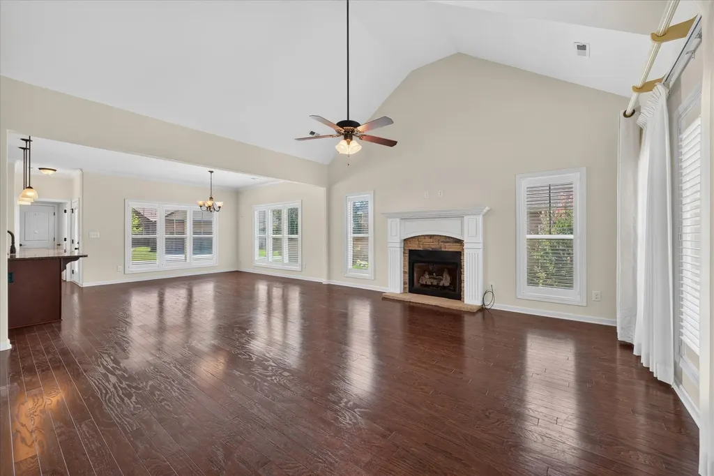 202 Dorchester Circle Clarksville TN 37043