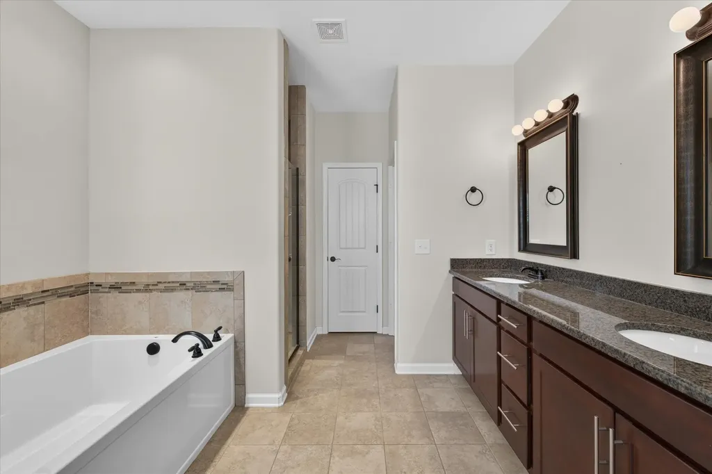 202 Dorchester Circle Clarksville TN 37043
