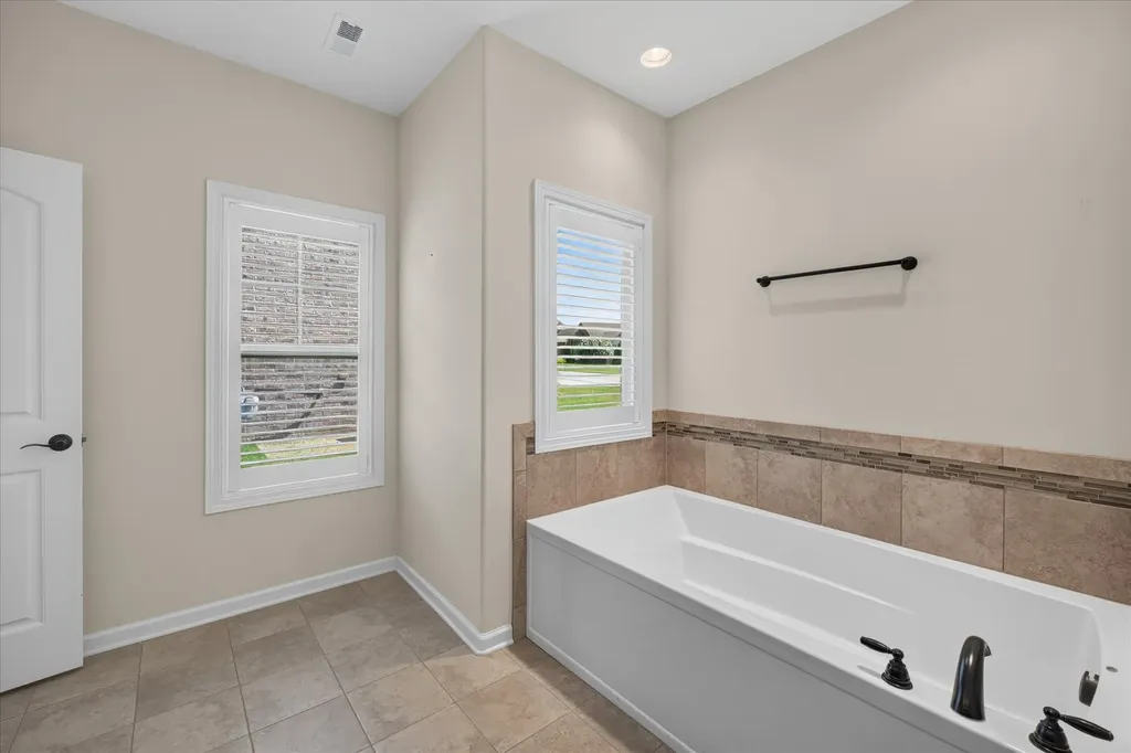 202 Dorchester Circle Clarksville TN 37043