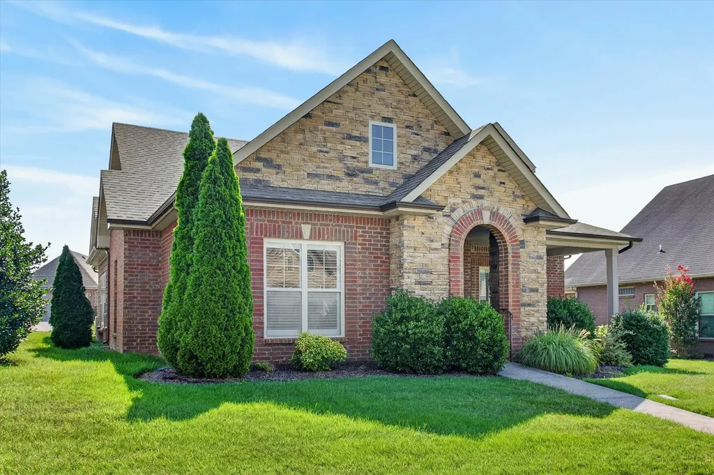 202 Dorchester Circle Clarksville TN 37043