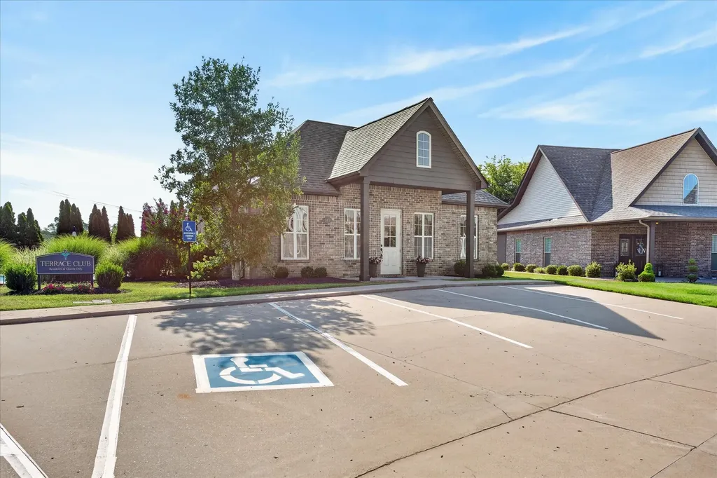 202 Dorchester Circle Clarksville TN 37043
