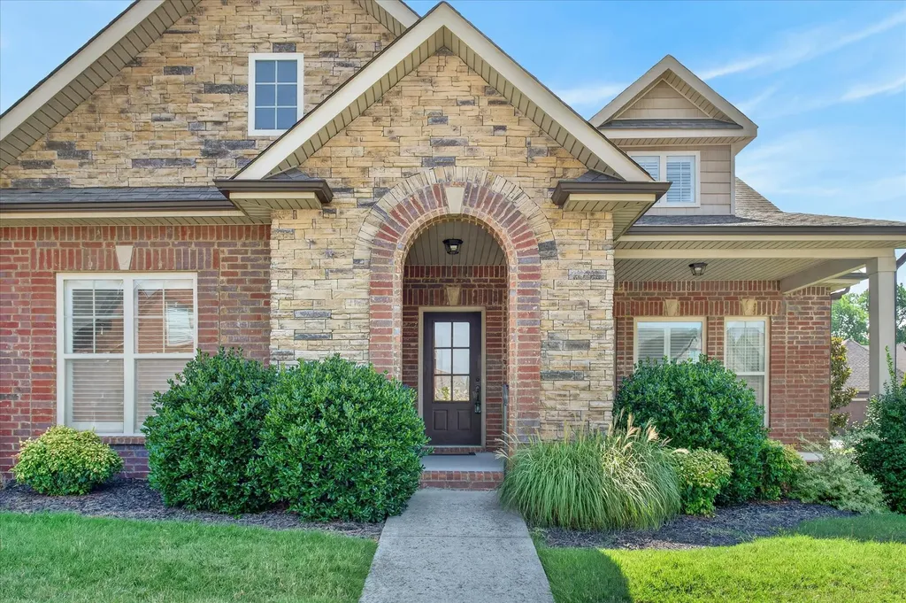 202 Dorchester Circle Clarksville TN 37043