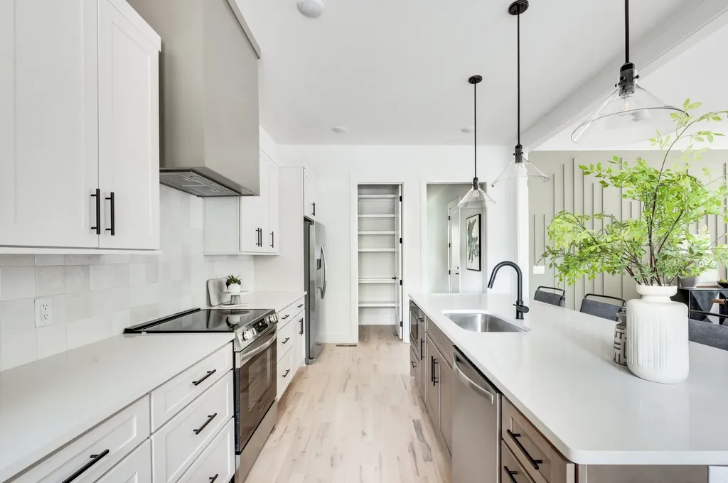 2430 Little Avenue Nashville TN 37206