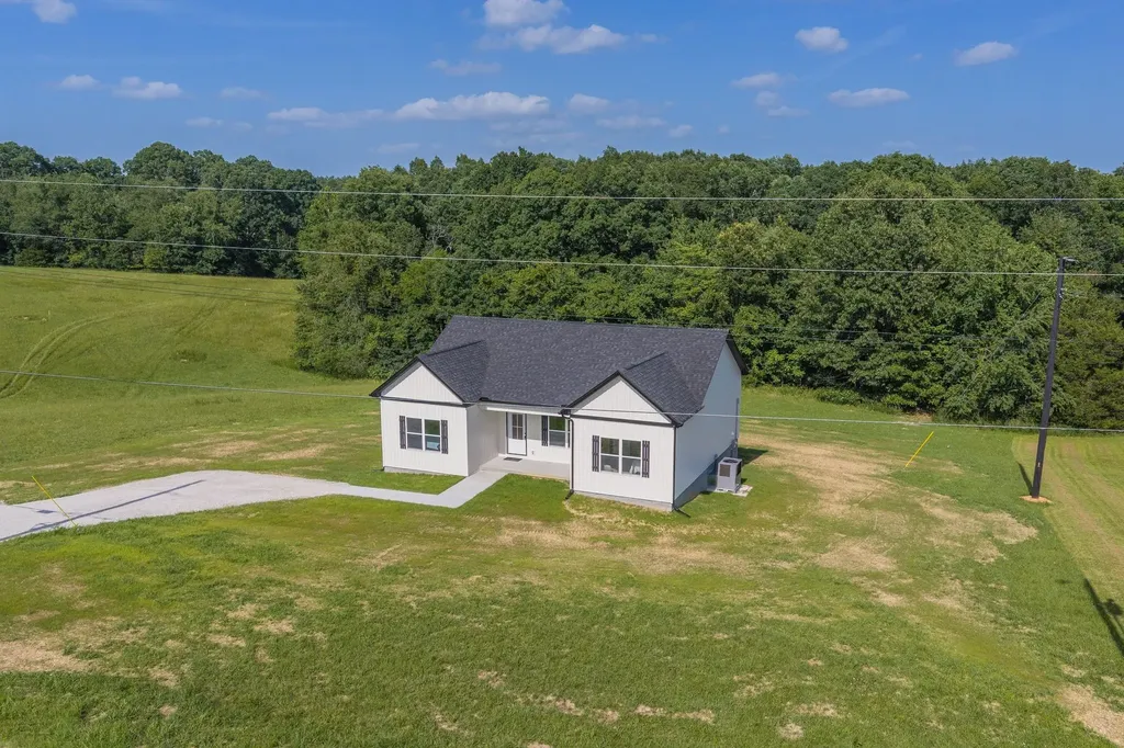 831 Wells Road Dickson TN 37055