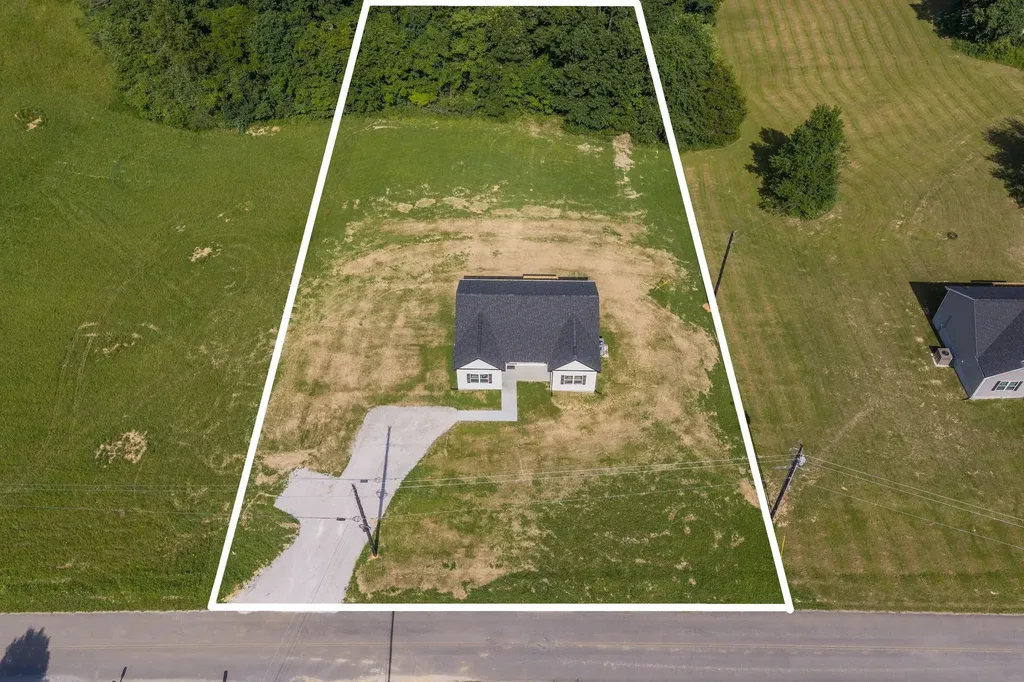 831 Wells Road Dickson TN 37055