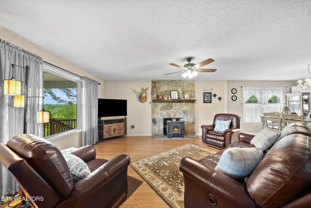 600 Dave Garrett Road Crossville TN 38571