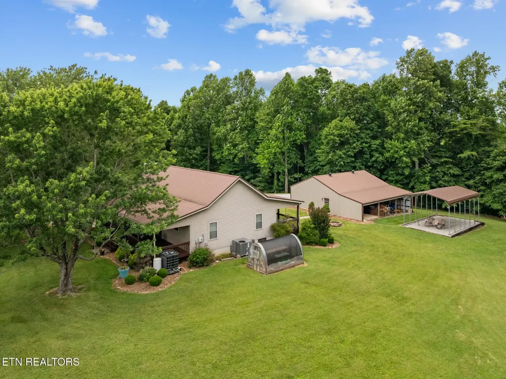 600 Dave Garrett Road Crossville TN 38571