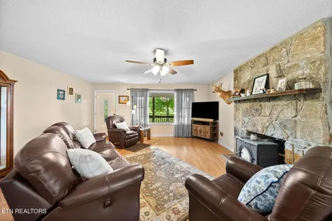 600 Dave Garrett Road Crossville TN 38571