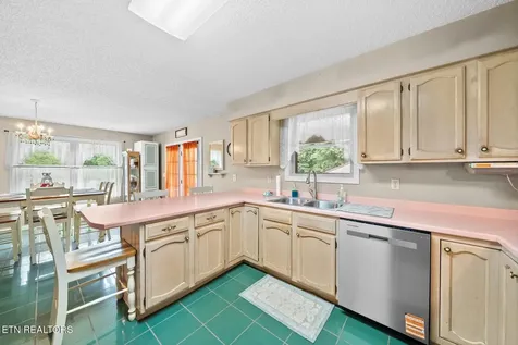 600 Dave Garrett Road Crossville TN 38571